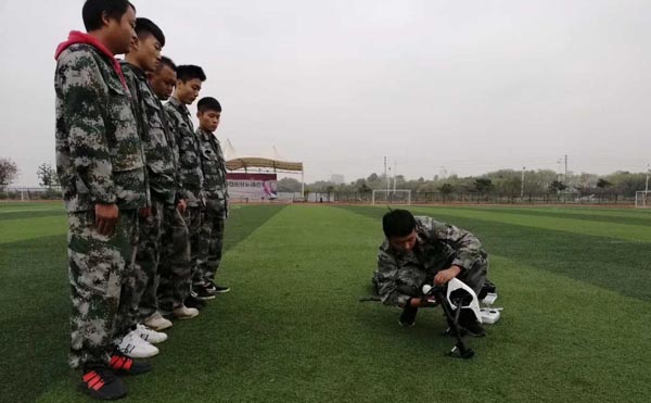 南京无人机培训学校1.jpg 南京无人机培训学校1.jpg